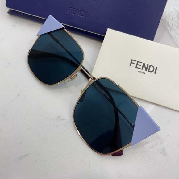 Fendi monochromatic square sunglasses with capped frame - Picture 2 of 6